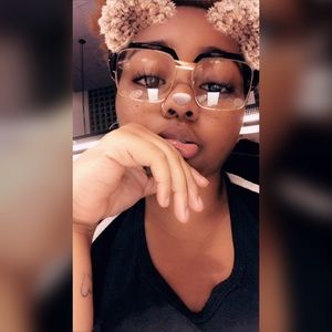 Meet your Posher, Elisha